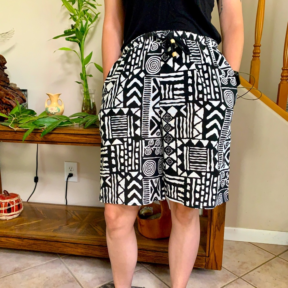 Produce Company Casual Long Bermuda Shorts with Black and White Pattern